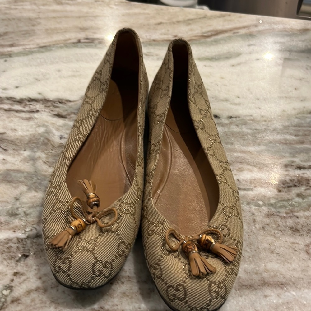 Gucci gg canvas ballet flats with tassel